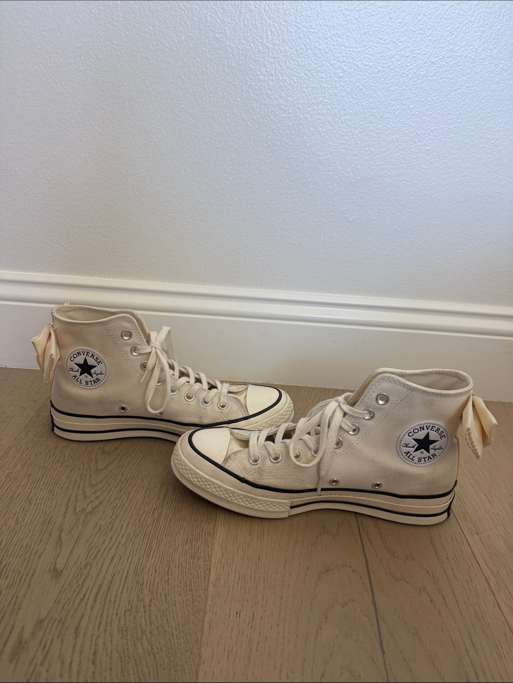 Converse - Satin Bow Platform High Tops - Wedding - Cream - Women's 8.5 - EUC - Picture 4 of 7